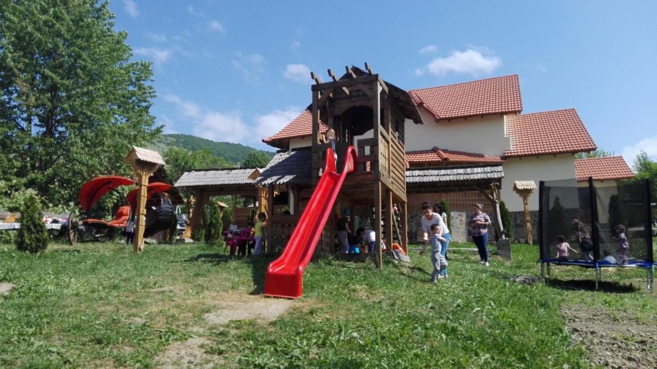 Гостевой дом Pensiunea Valea Branzei Năneşti-31